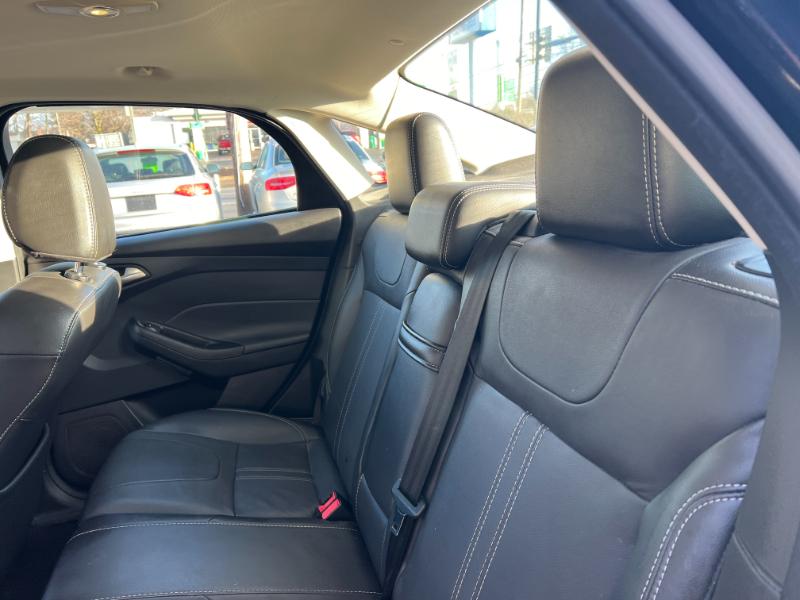 Ford Focus SE Sedan 2013