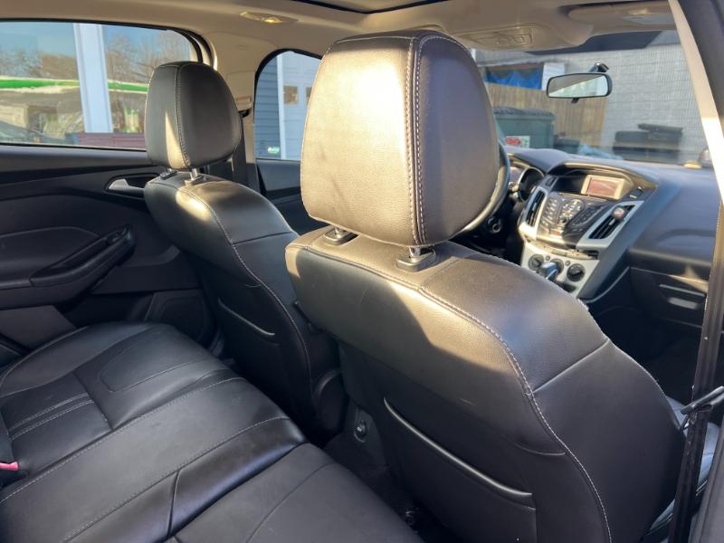 Ford Focus SE Sedan 2013