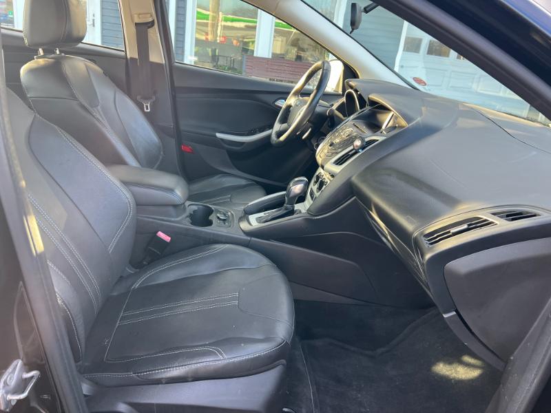 Ford Focus SE Sedan 2013