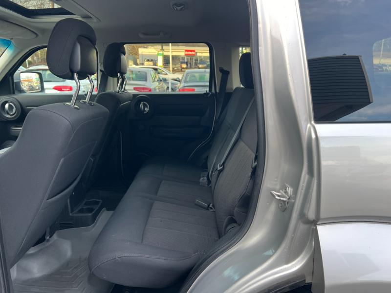 Dodge Nitro Heat 2WD 2011