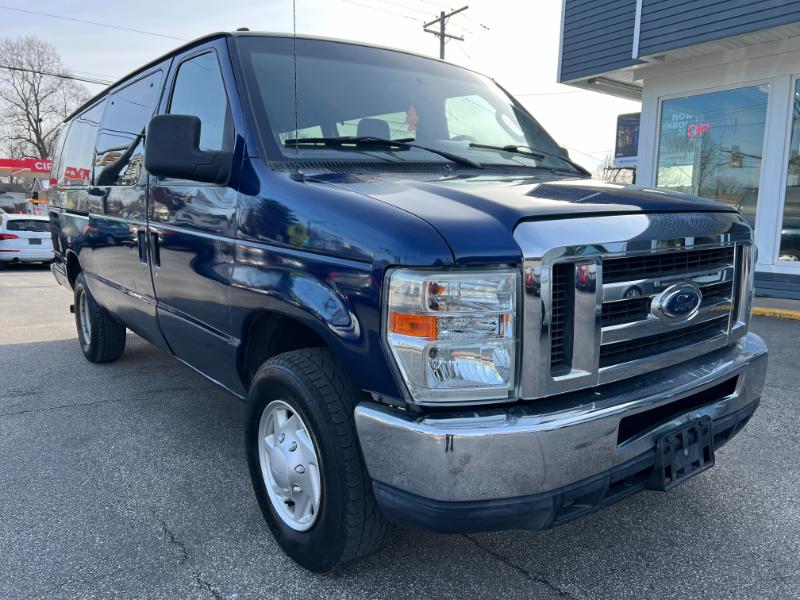 Ford Econoline E-350 XLT Super Duty Extended 2012