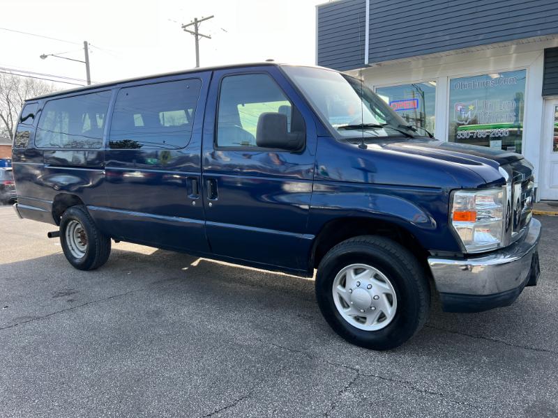 Ford Econoline E-350 XLT Super Duty Extended 2012