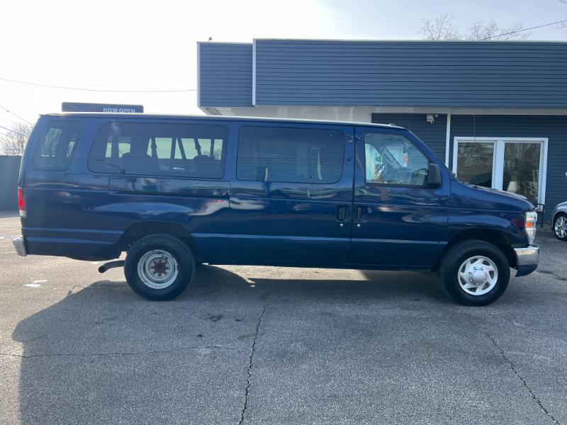 Ford Econoline E-350 XLT Super Duty Extended 2012