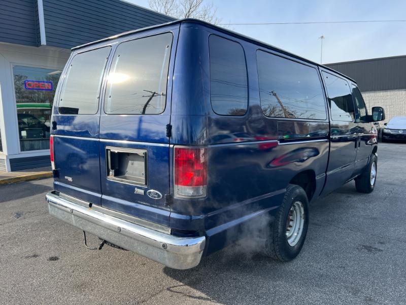 Ford Econoline E-350 XLT Super Duty Extended 2012