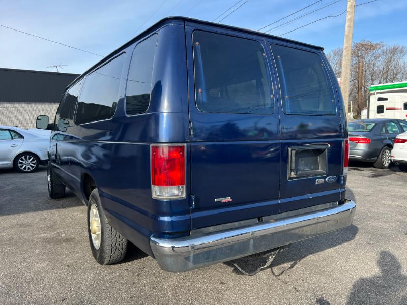 Ford Econoline E-350 XLT Super Duty Extended 2012