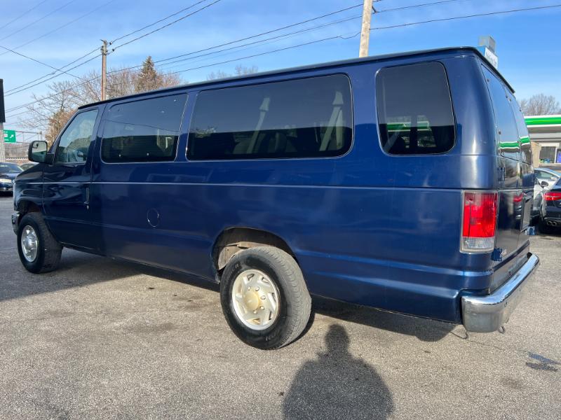 Ford Econoline E-350 XLT Super Duty Extended 2012