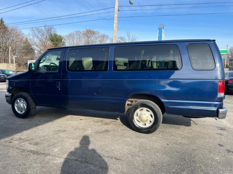 Ford Econoline E-350 XLT Super Duty Extended 2012