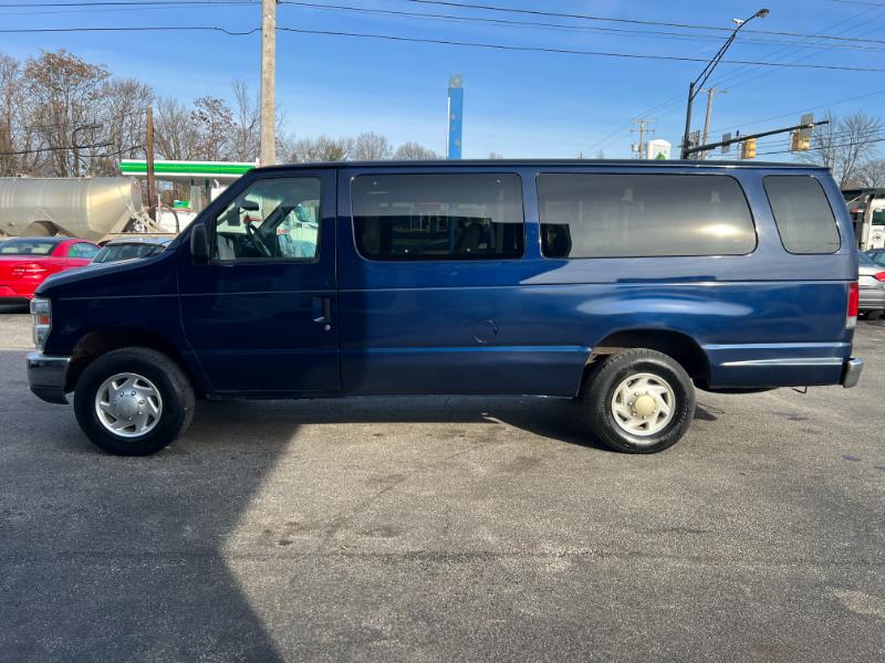 Ford Econoline E-350 XLT Super Duty Extended 2012