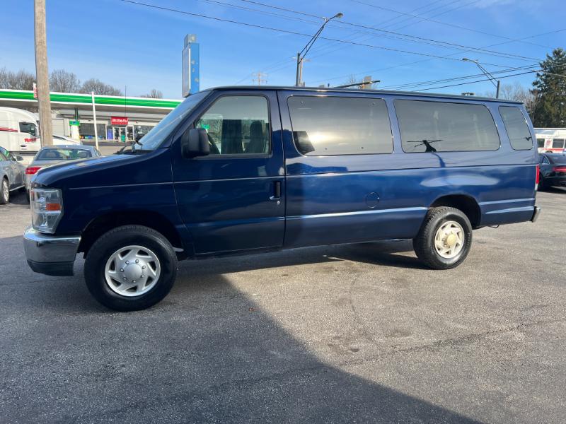 Ford Econoline E-350 XLT Super Duty Extended 2012