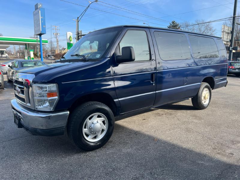 Ford Econoline E-350 XLT Super Duty Extended 2012