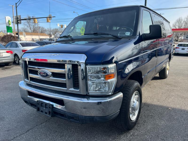 Ford Econoline E-350 XLT Super Duty Extended 2012