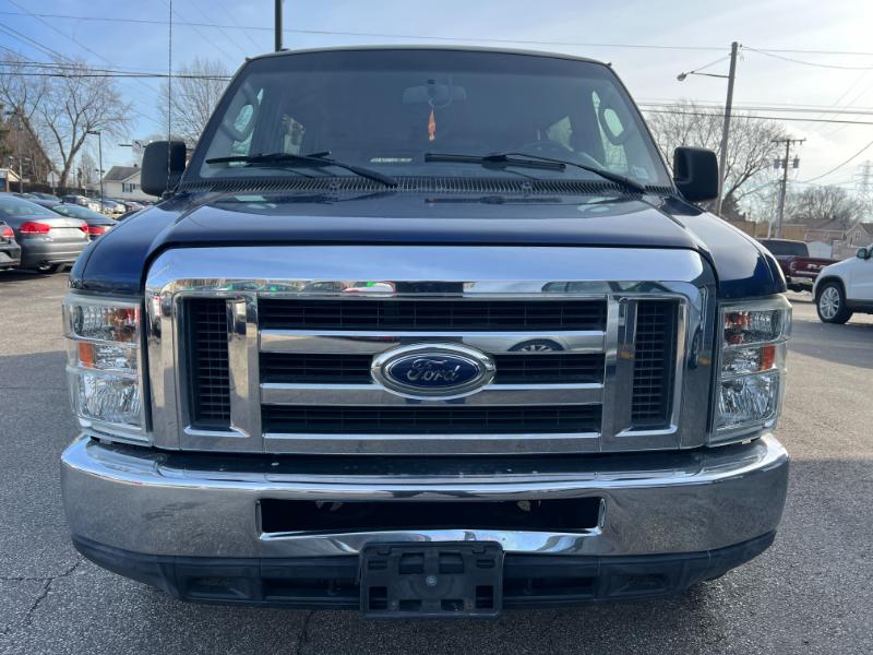 Ford Econoline E-350 XLT Super Duty Extended 2012