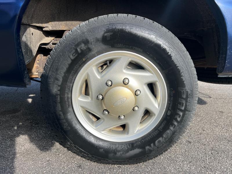 Ford Econoline E-350 XLT Super Duty Extended 2012