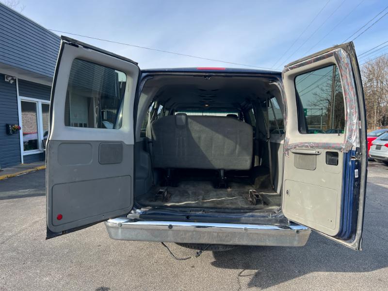 Ford Econoline E-350 XLT Super Duty Extended 2012