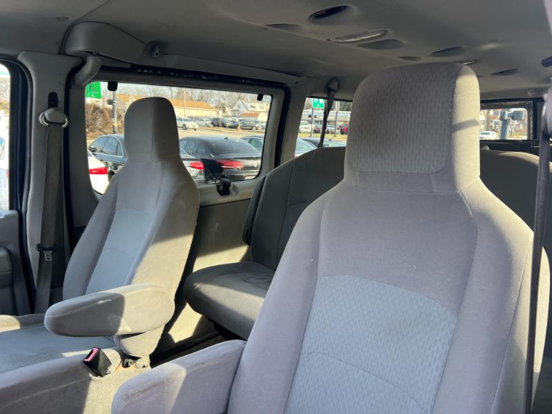 Ford Econoline E-350 XLT Super Duty Extended 2012