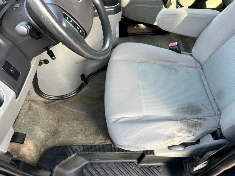 Ford Econoline E-350 XLT Super Duty Extended 2012