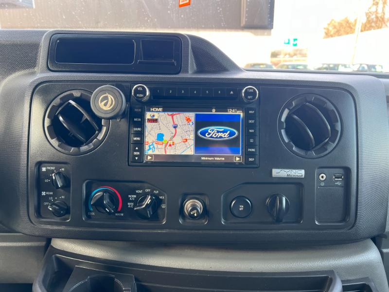 Ford Econoline E-350 XLT Super Duty Extended 2012