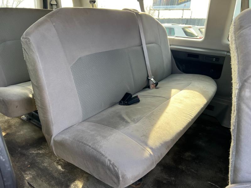 Ford Econoline E-350 XLT Super Duty Extended 2012