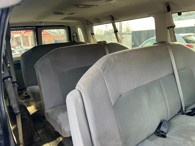 Ford Econoline E-350 XLT Super Duty Extended 2012