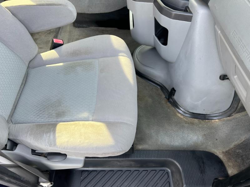 Ford Econoline E-350 XLT Super Duty Extended 2012