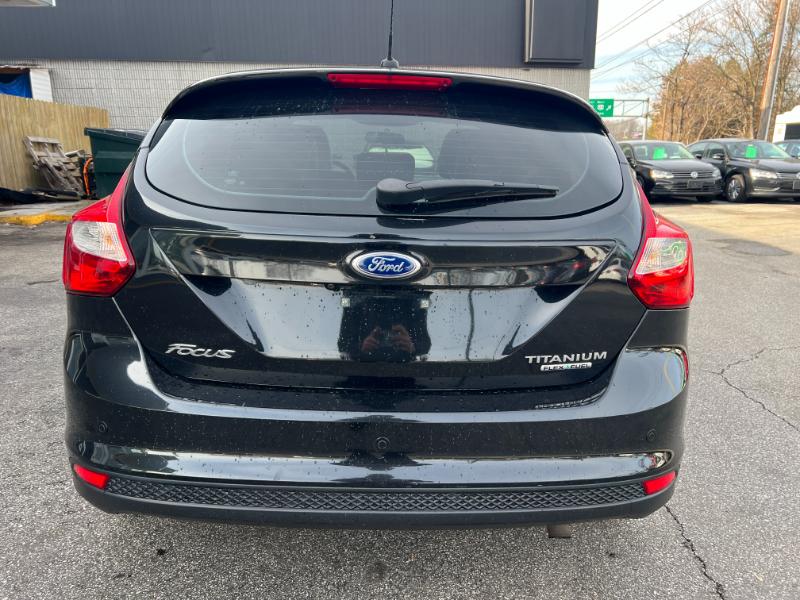 Ford Focus Titanium Hatch 2013