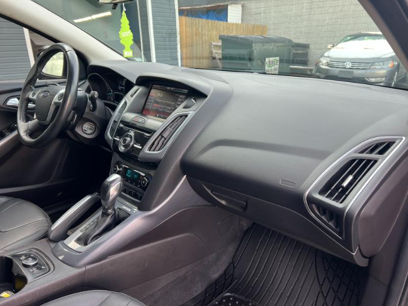 Ford Focus Titanium Hatch 2013