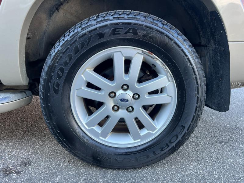 Ford Explorer Eddie Bauer 4.0L 4WD 2010