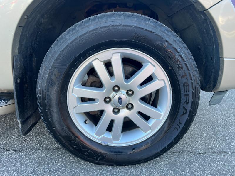 Ford Explorer Eddie Bauer 4.0L 4WD 2010