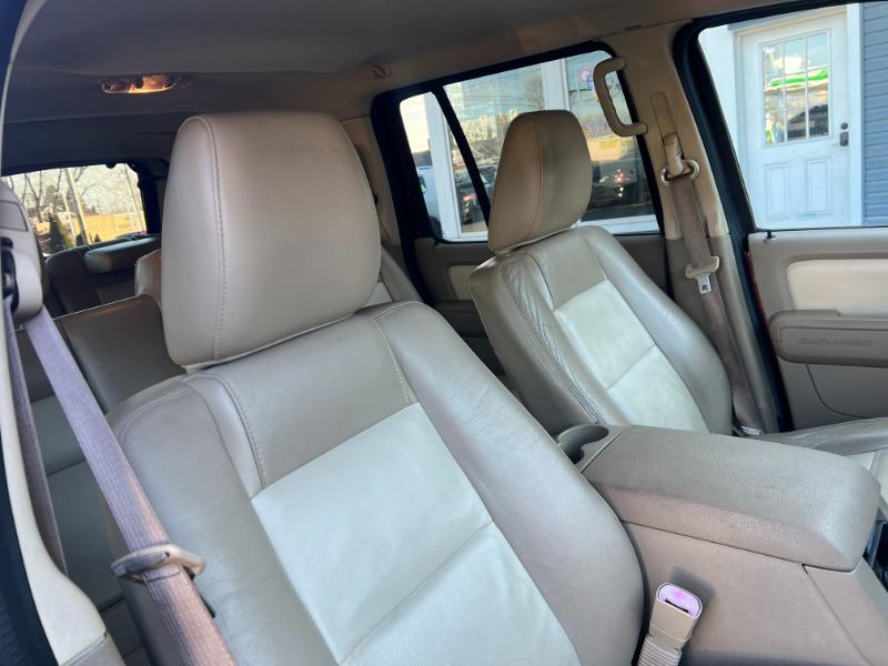 Ford Explorer Eddie Bauer 4.0L 4WD 2010