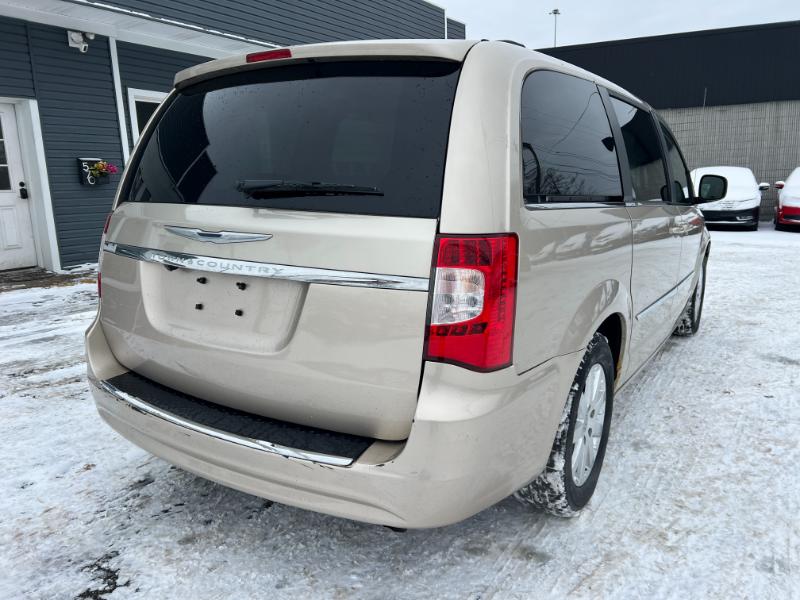 Chrysler Town & Country Touring 2013