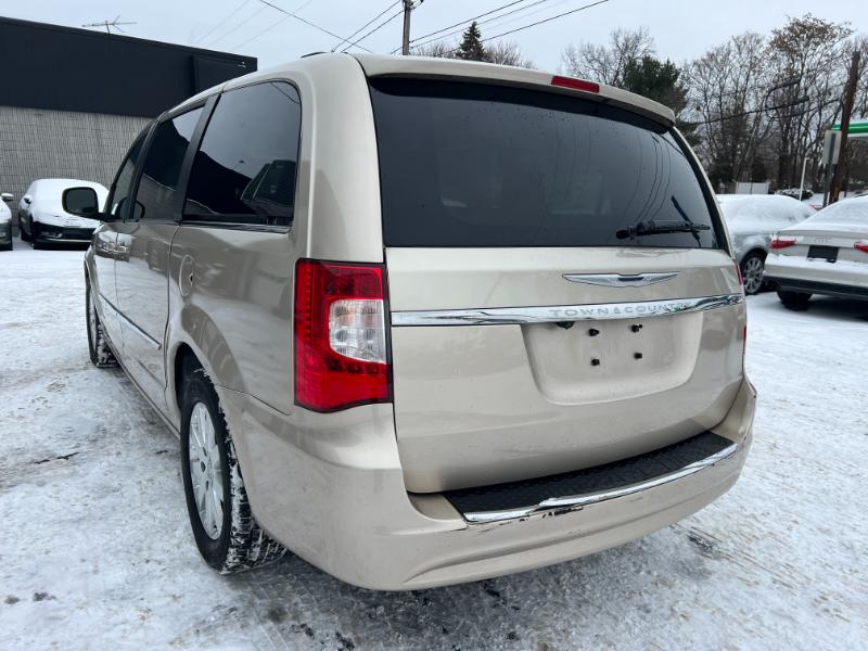 Chrysler Town & Country Touring 2013