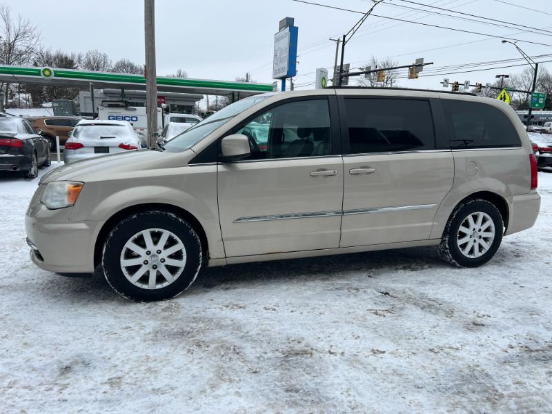 Chrysler Town & Country Touring 2013