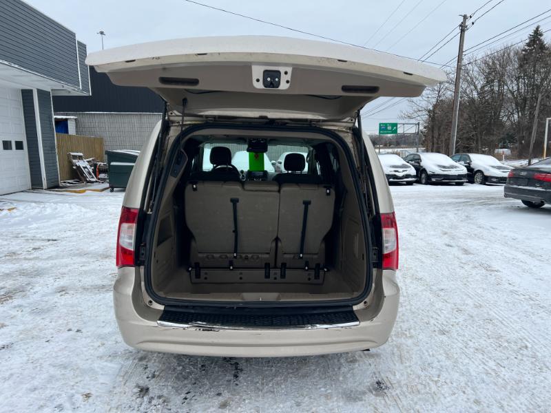 Chrysler Town & Country Touring 2013