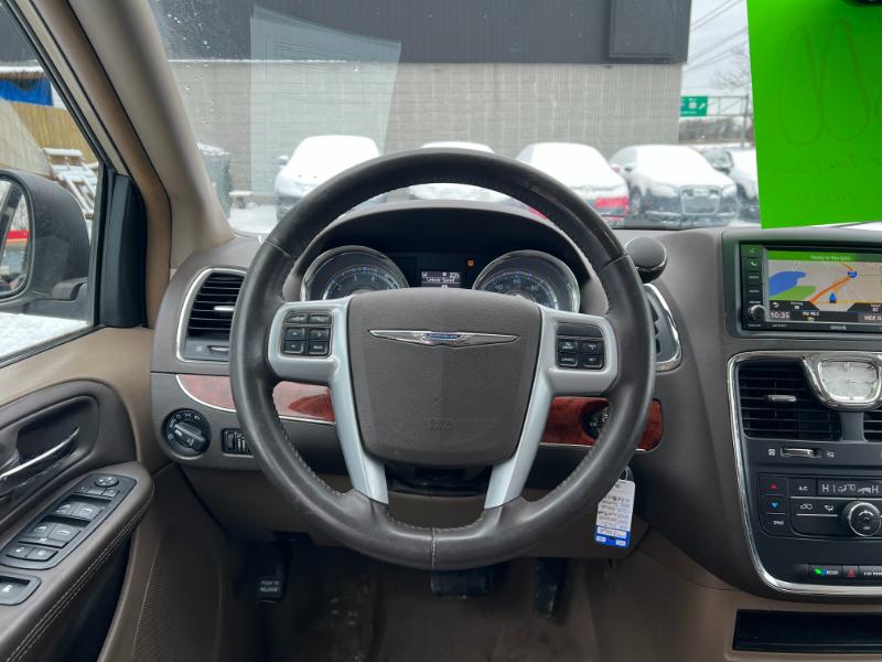 Chrysler Town & Country Touring 2013