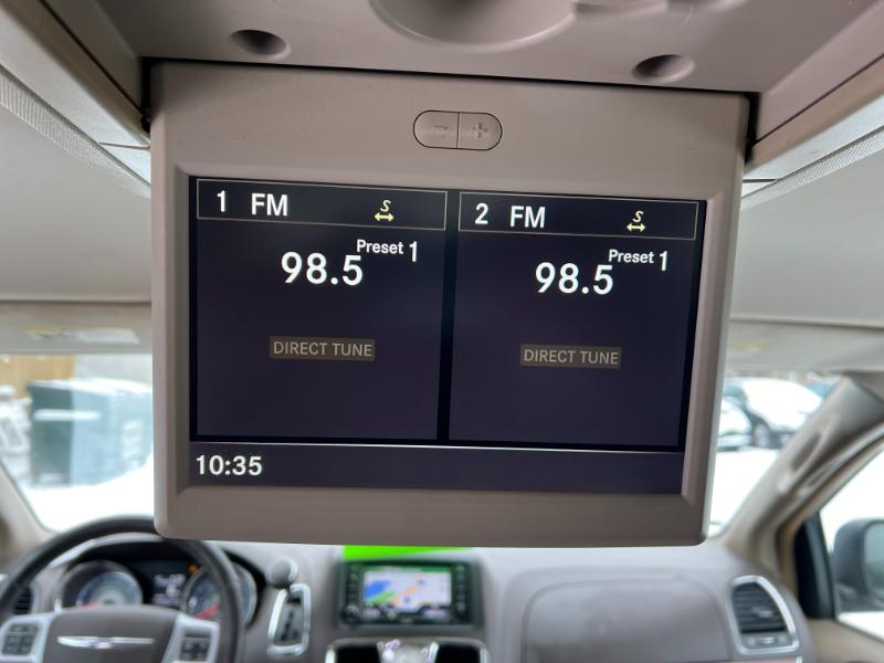 Chrysler Town & Country Touring 2013