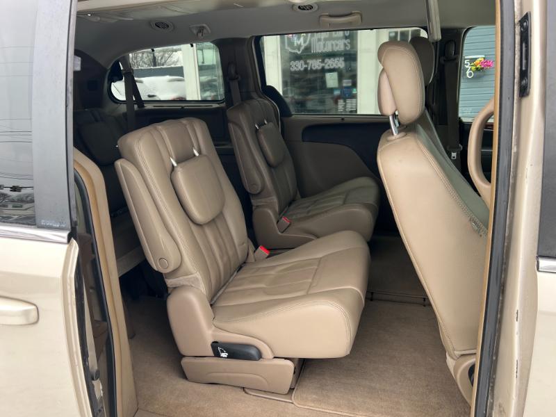 Chrysler Town & Country Touring 2013