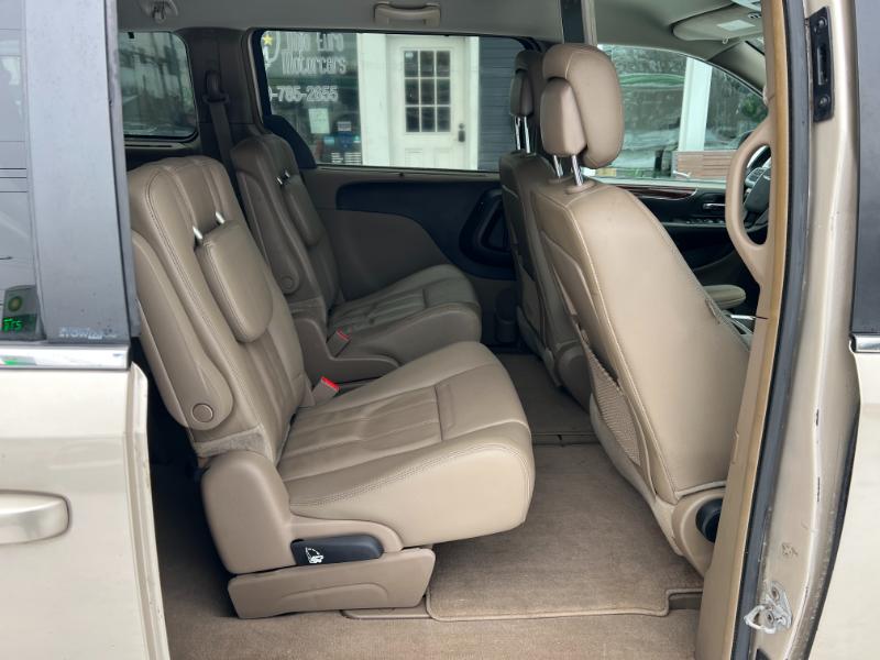 Chrysler Town & Country Touring 2013