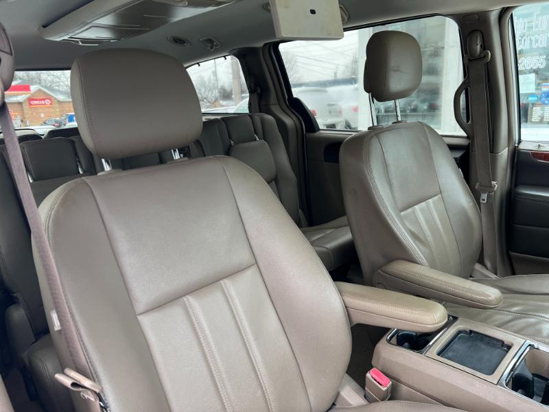 Chrysler Town & Country Touring 2013