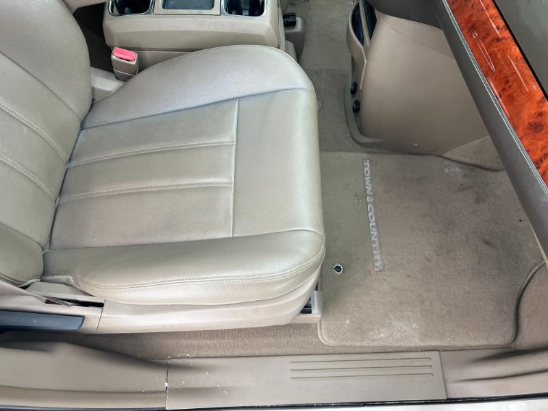 Chrysler Town & Country Touring 2013