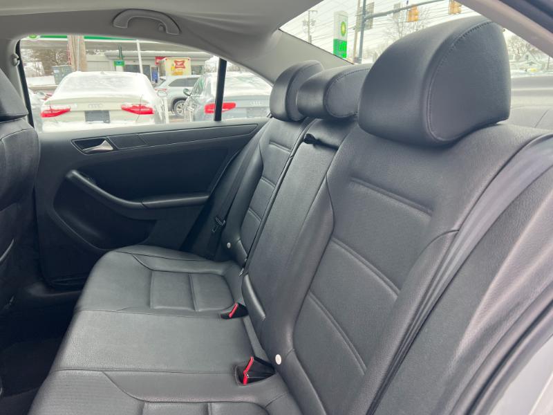 Volkswagen Jetta SE PZEV 2011