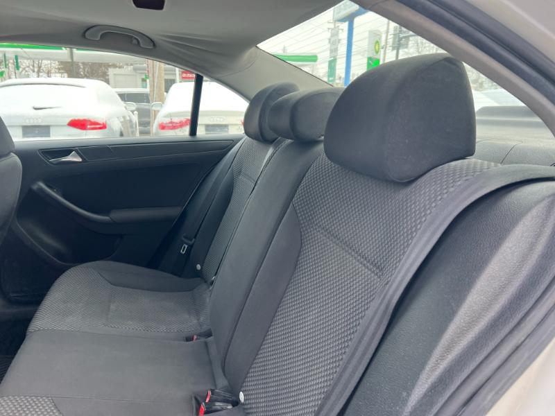 Volkswagen Jetta S 2012