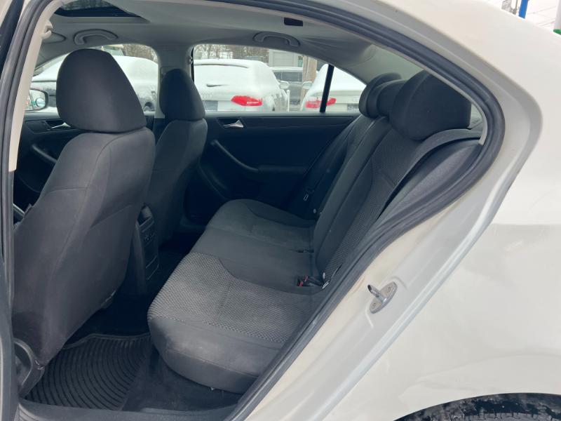 Volkswagen Jetta S 2012