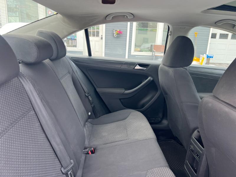 Volkswagen Jetta S 2012