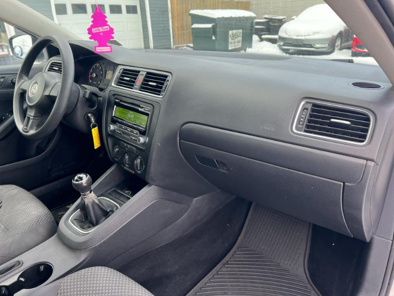 Volkswagen Jetta S 2012