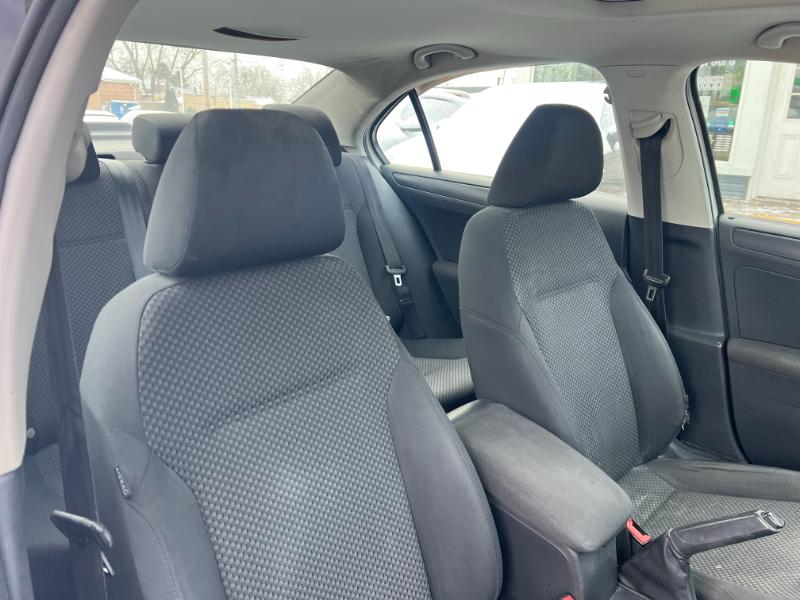 Volkswagen Jetta S 2012