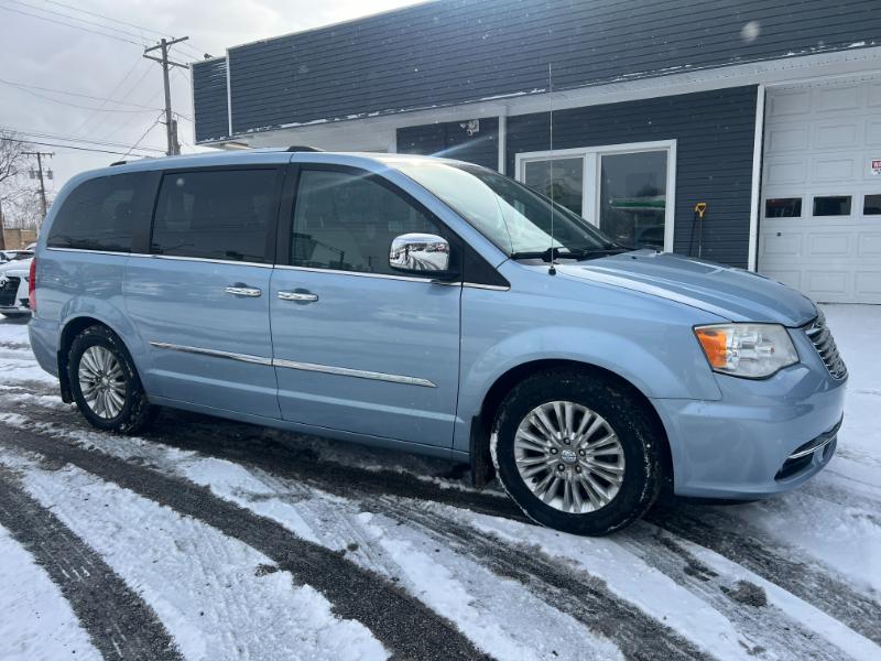 Chrysler Town & Country Limited 2012
