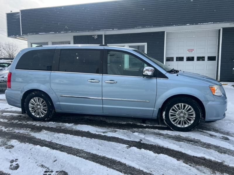 Chrysler Town & Country Limited 2012