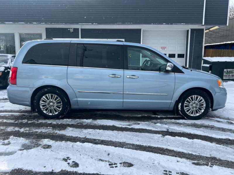 Chrysler Town & Country Limited 2012