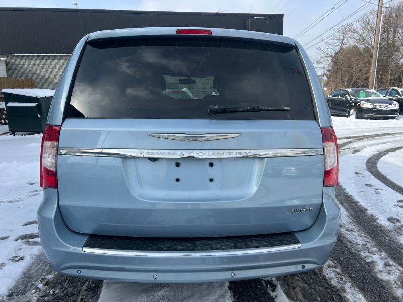 Chrysler Town & Country Limited 2012
