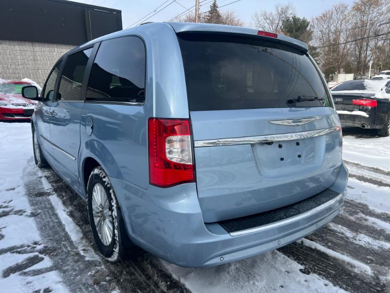Chrysler Town & Country Limited 2012